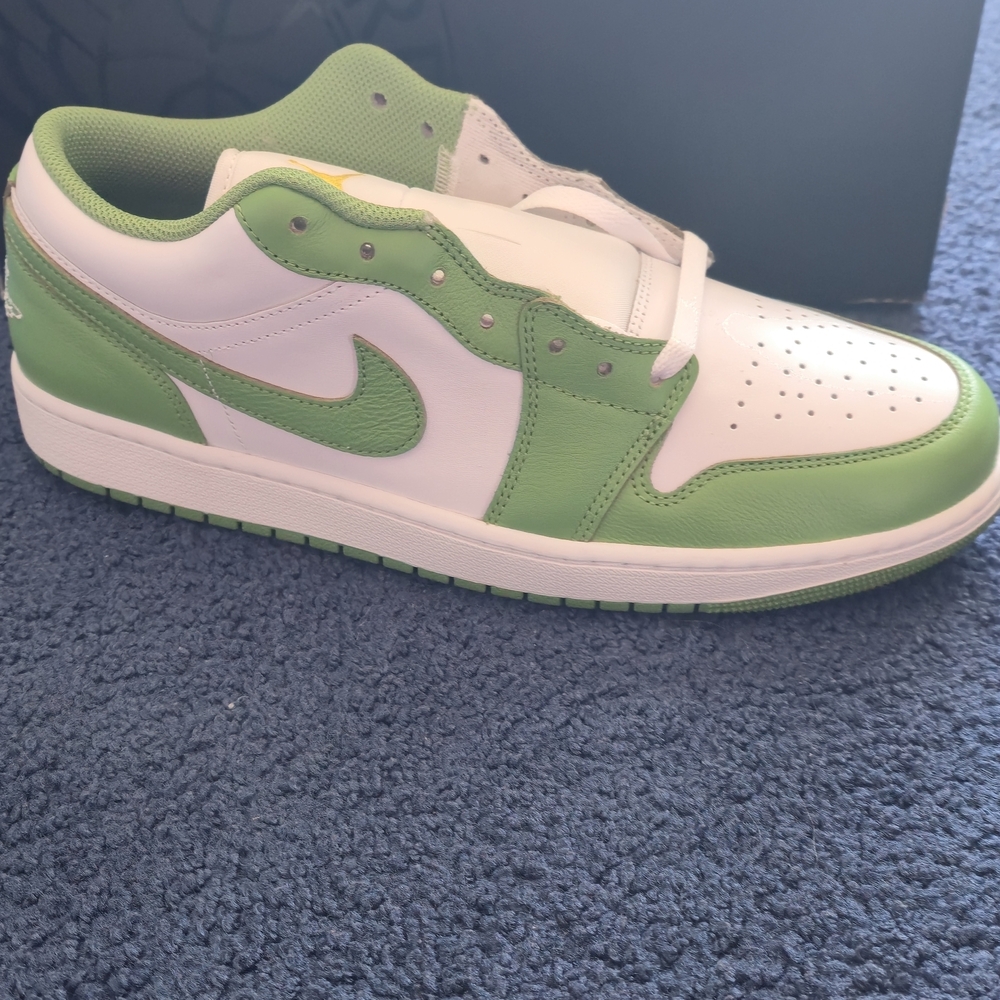 Nike Air Jordan 1 Low in White & Green